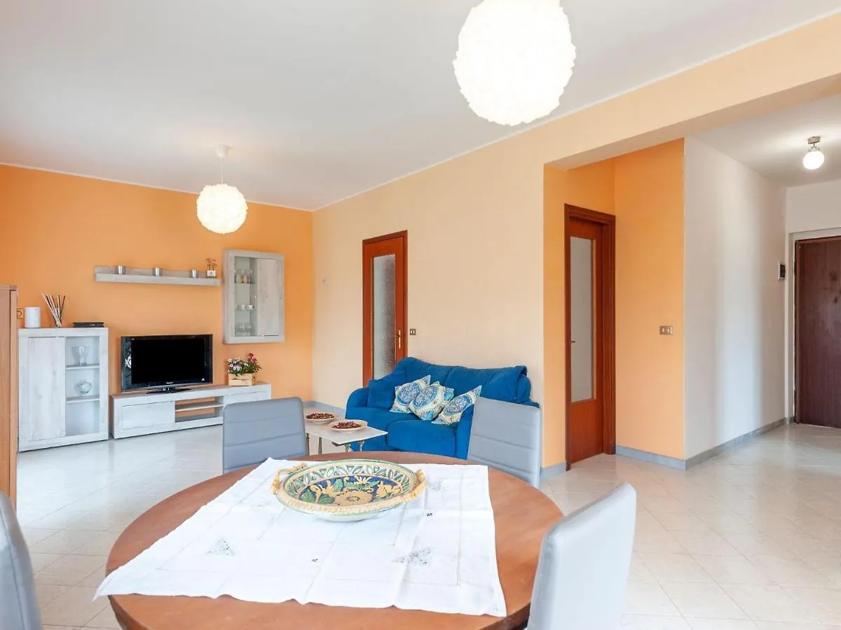 Belvilla By Oyo Sunny Apartment In Giarre Near Sea