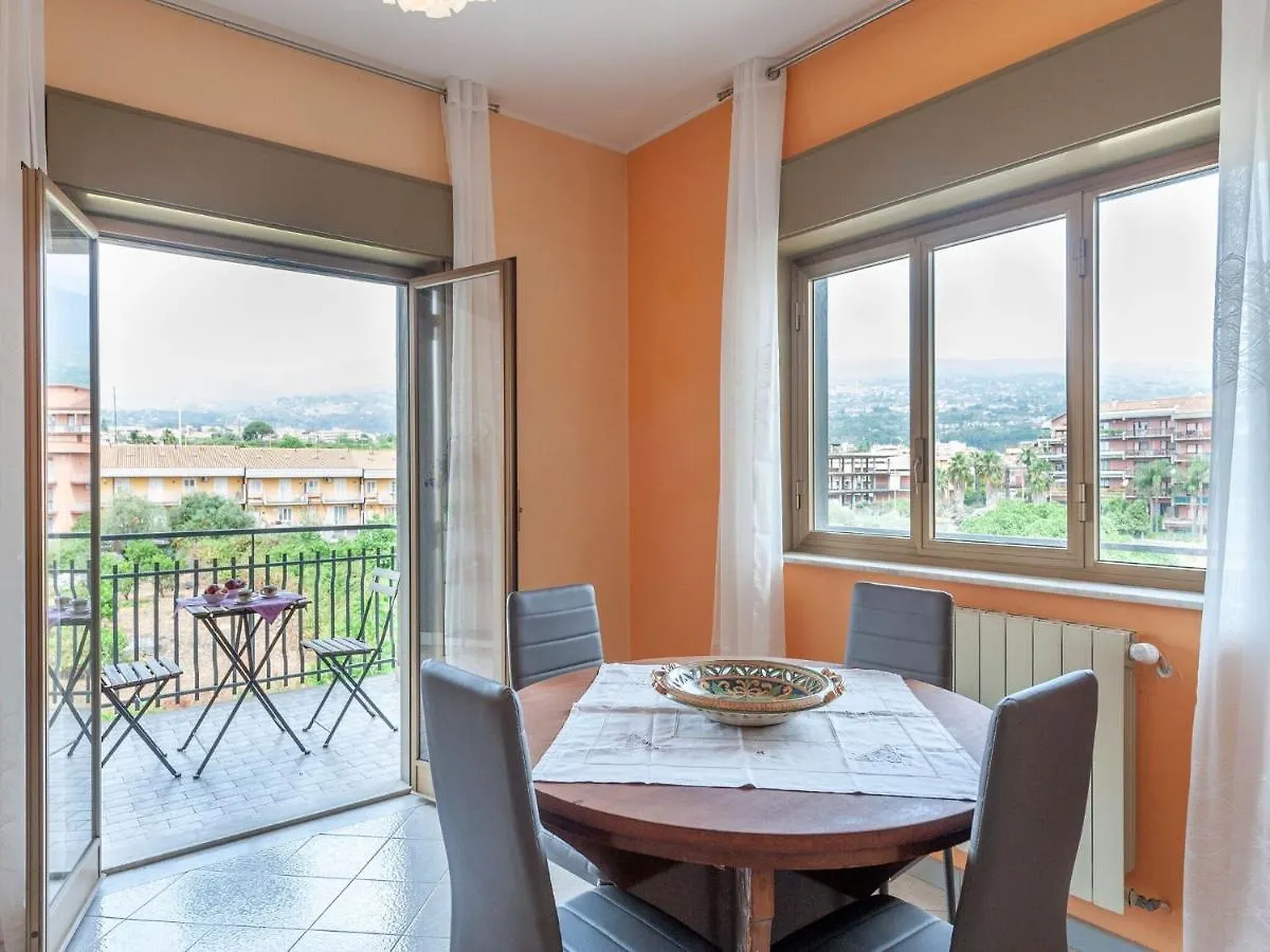 Belvilla By Oyo Sunny Apartment In Giarre Near Sea 0*,  Ιταλία